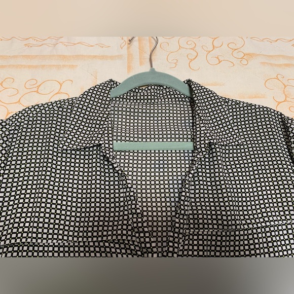 Black and white checkered pattern long sleeve blouse - Picture 2 of 15